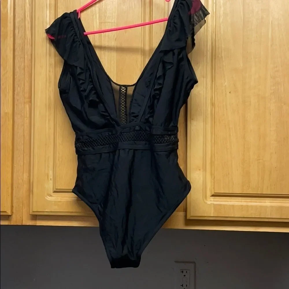 LADIES 1 Piece Swimsuit - Picture 3 of 4